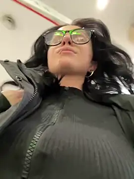 Snapshot of VendiMur chatting on October 14, 3:20 am VendiMur online show from October 14, 3:20 am