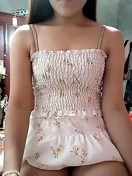 Snapshot of mymy06 chatting on October 7, 3:33 am mymy06 online show from October 7, 3:33 am