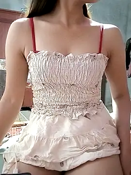 Snapshot of mymy06 chatting on October 12, 8:17 am mymy06 online show from October 12, 8:17 am