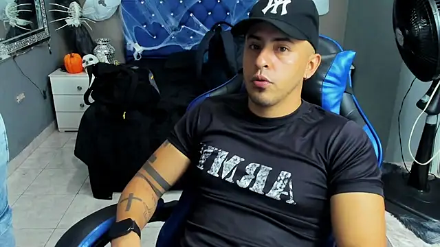 AngelAndChris online show from October 28, 12:33 pm