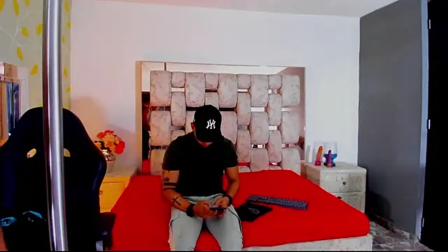 AngelAndChris online show from September 13, 12:35 pm