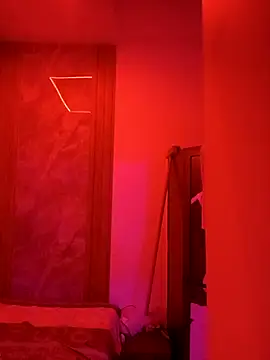 SaraBust online show from October 18, 2:25 am