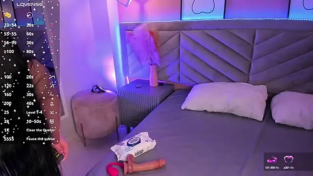 Mia Valentine  online show from October 7, 9:30 pm