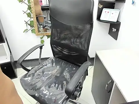 Snapshot of Carolina_Suarez_ chatting on September 28, 3:02 am Carolina Suarez  online show from September 28, 3:02 am