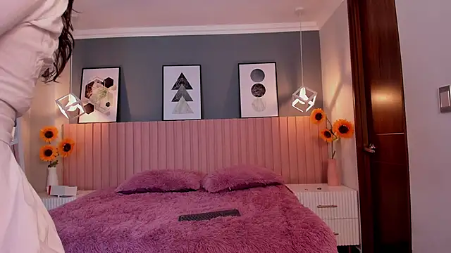 Nina Ford online show from October 16, 3:31 am