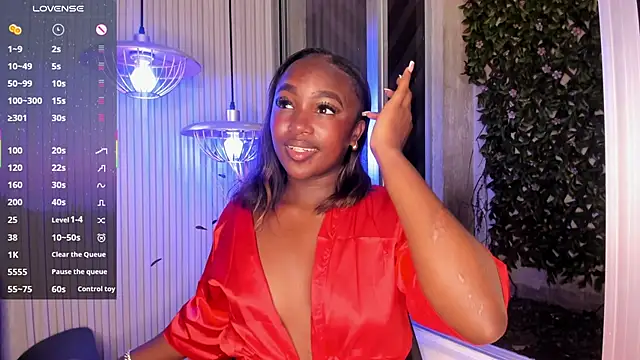 Snapshot of MissMahala_ chatting on October 24, 8:05 pm MissMahala online show from October 24, 8:05 pm