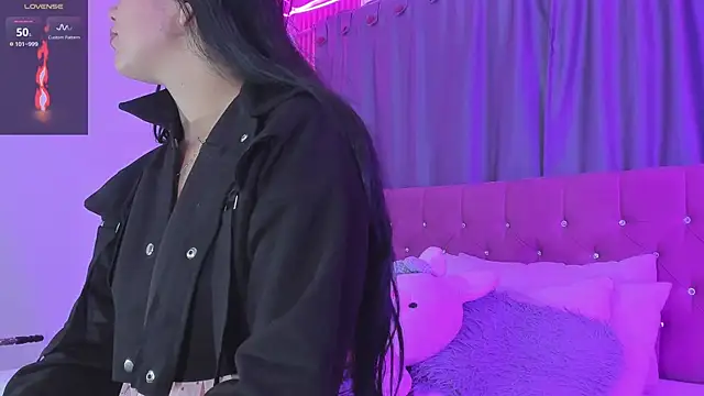 Nayla-Mouna online show from April 13, 7:47 pm