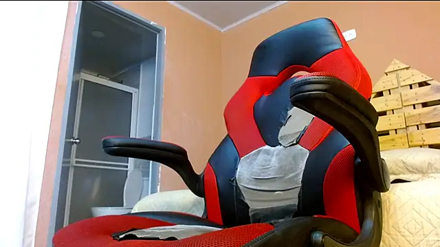 Snapshot of gracewoe chatting on October 8, 5:01 am gracewoe online show from October 8, 5:01 am