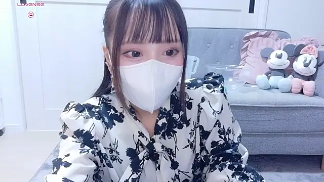 YURi luv online show from October 22, 11:15 am