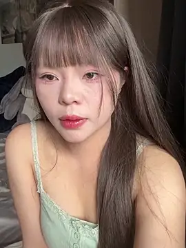 Snapshot of SarahBeii chatting on October 10, 4:28 am SarahBeii online show from October 10, 4:28 am