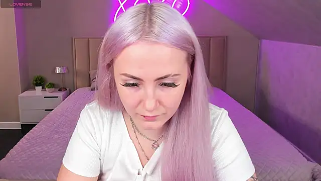 Snapshot of Joyce_Howard chatting on October 14, 9:23 am Joyce Howard online show from October 14, 9:23 am