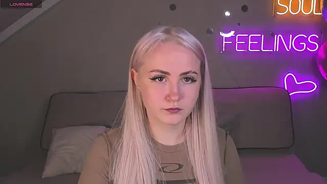 Snapshot of Joyce_Howard chatting on September 24, 2:10 am Joyce Howard online show from September 24, 2:10 am