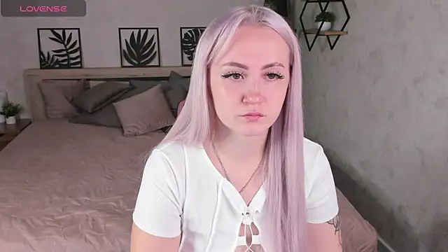 Snapshot of Joyce_Howard chatting on September 28, 1:34 am Joyce Howard online show from September 28, 1:34 am