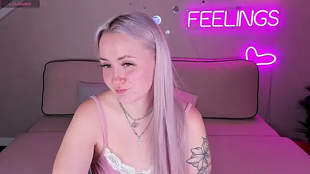 Snapshot of Joyce_Howard chatting on October 19, 2:57 am Joyce Howard online show from October 19, 2:57 am