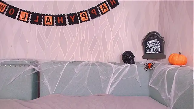 Snapshot of mia_scot chatting on October 27, 12:12 pm mia scot online show from October 27, 12:12 pm