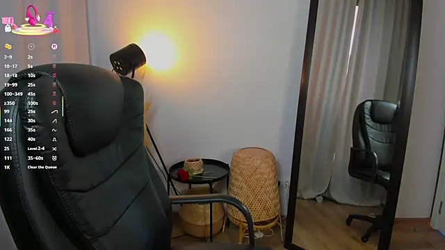 Lina Glow online show from October 18, 7:11 am