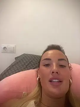 emma1993xx online show from September 20, 4:38 pm