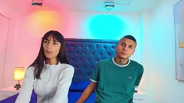 Snapshot of Damian_and_roxanne chatting on October 12, 12:51 pm Damian and roxanne online show from October 12, 12:51 pm