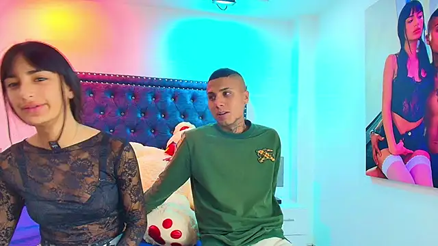 Snapshot of Damian_and_roxanne chatting on October 13, 12:52 pm Damian and roxanne online show from October 13, 12:52 pm