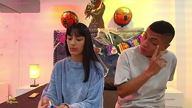 Snapshot of Damian_and_roxanne chatting on October 29, 12:31 pm Damian and roxanne online show from October 29, 12:31 pm