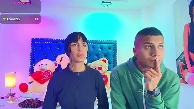 Snapshot of Damian_and_roxanne chatting on October 20, 12:52 pm Damian and roxanne online show from October 20, 12:52 pm