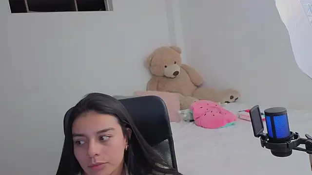 valerihouse online show from April 12, 12:46 am