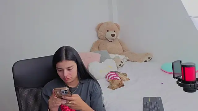 valerihouse online show from March 1, 1:49 am