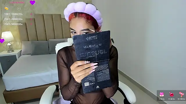 Scarlett 12 online show from April 6, 10:49 am