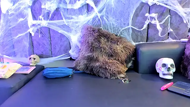 Rowan Mills online show from October 8, 9:08 pm