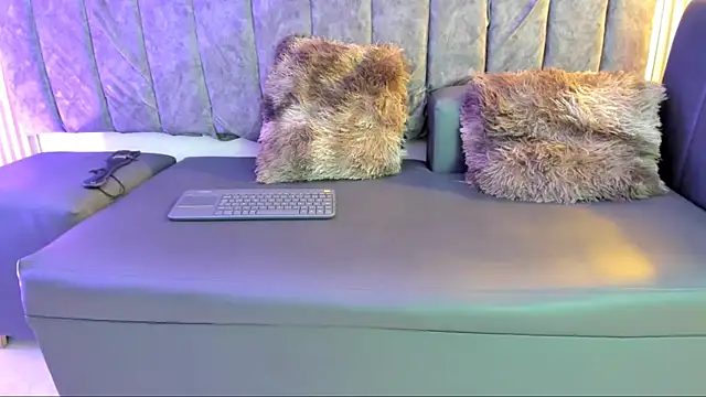 Rowan Mills online show from September 26, 9:23 pm