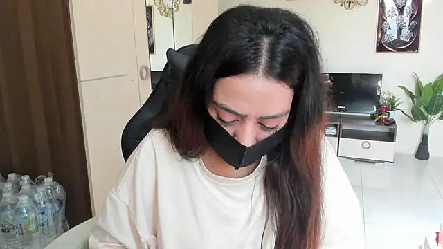 Snapshot of Missbrown24 chatting on October 1, 11:04 am Missbrown24 online show from October 1, 11:04 am