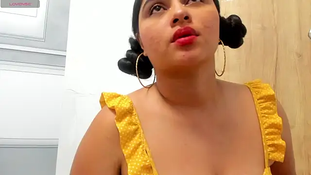 Snapshot of Scarleth_horny chatting on October 11, 10:34 pm Scarleth horny online show from October 11, 10:34 pm