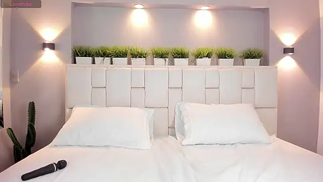 LunnaBlake online show from February 4, 6:49 am