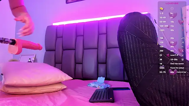 Snapshot of Niicolle_Evanss chatting on September 22, 7:56 pm Niicolle Evanss online show from September 22, 7:56 pm