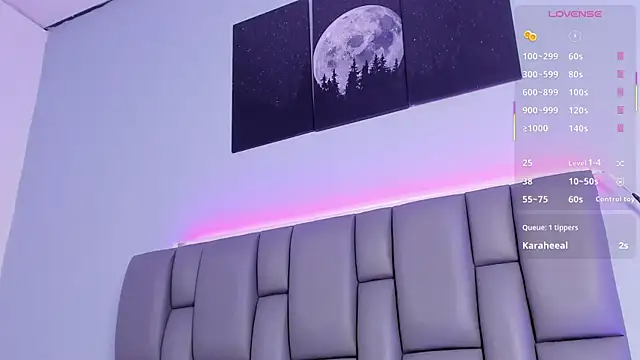 Snapshot of Niicolle_Evanss chatting on October 23, 8:15 pm Niicolle Evanss online show from October 23, 8:15 pm