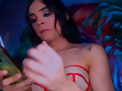 Snapshot of Cristal_Gem1 chatting on October 18, 5:54 am Cristal Gem1 online show from October 18, 5:54 am