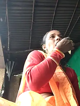 Snapshot of Pooja750 chatting on October 17, 8:28 am Pooja750 online show from October 17, 8:28 am