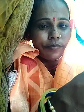 Snapshot of Pooja750 chatting on September 17, 6:11 am Pooja750 online show from September 17, 6:11 am