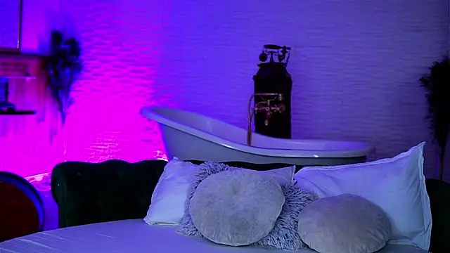 OlyviaVey online show from October 7, 9:25 am