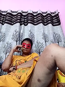 Snapshot of Gullapi chatting on October 5, 1:27 pm Gullapi online show from October 5, 1:27 pm