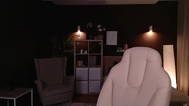 Snapshot of Halle_Berrry chatting on September 26, 2:15 pm Halle Berrry online show from September 26, 2:15 pm