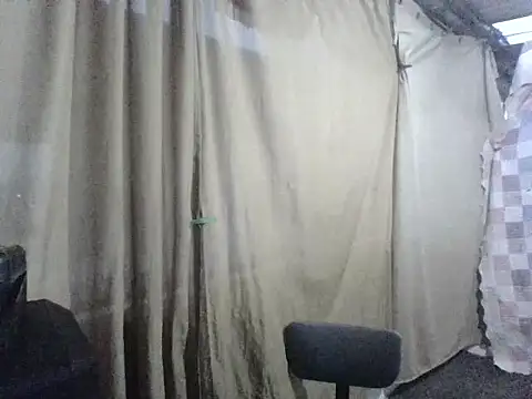 Snapshot of Isisflame chatting on October 22, 10:37 pm Isisflame online show from October 22, 10:37 pm