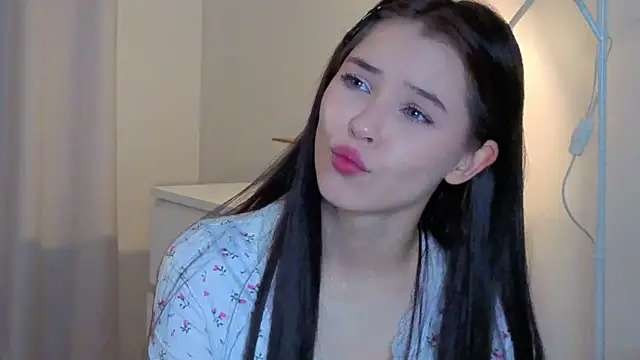 Snapshot of slyshypie chatting on September 27, 1:29 pm slyshypie online show from September 27, 1:29 pm