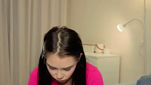 Snapshot of slyshypie chatting on October 14, 4:09 pm slyshypie online show from October 14, 4:09 pm