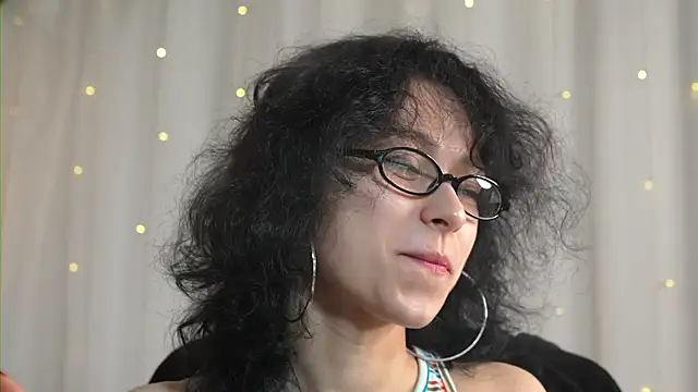 Snapshot of MimiLicks chatting on October 24, 7:59 am MimiLicks online show from October 24, 7:59 am