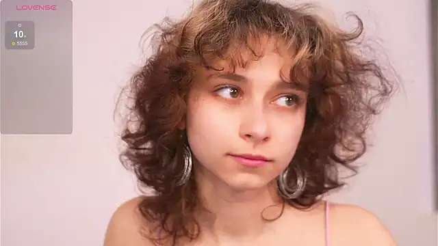 Snapshot of MimiLicks chatting on October 9, 8:07 am MimiLicks online show from October 9, 8:07 am