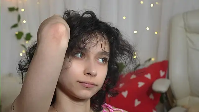 Snapshot of MimiLicks chatting on November 1, 12:09 pm MimiLicks online show from November 1, 12:09 pm