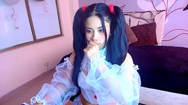 Honey Love   online show from October 31, 3:05 pm