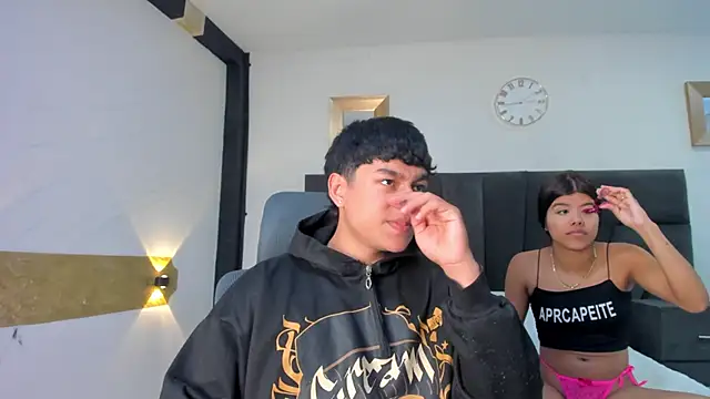SidneyAndLogann  online show from September 10, 10:54 pm