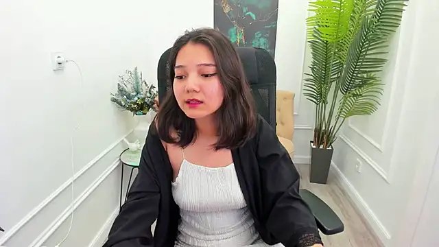 ElliVensda online show from October 3, 8:36 pm